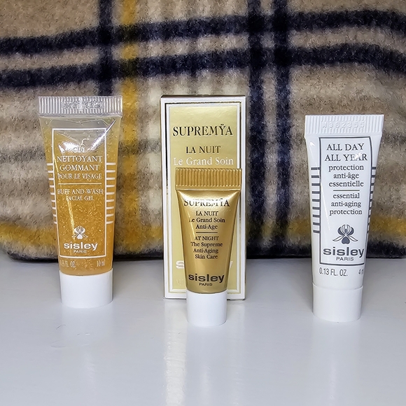 Sisley-Paris Luxury Travel gift set with pouch - Picture 5 of 16